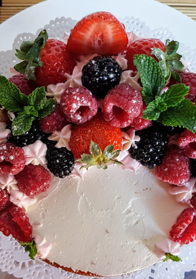 Una foto de Tarta de Frutos rojos y vainilla!!!