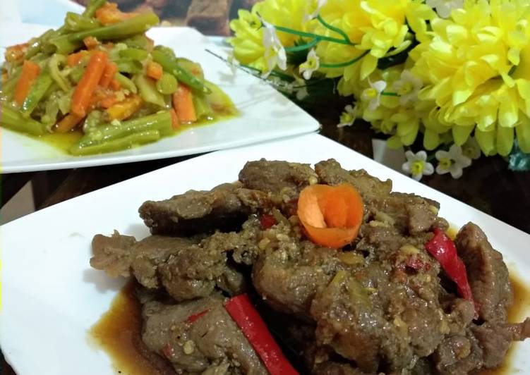 Lapis Daging Sapi Bawang Bombai