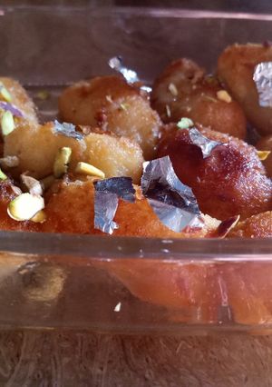 A picture of Golab jamun.