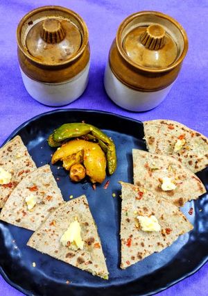 A picture of Amritsari kulcha with mutton mince without oil.