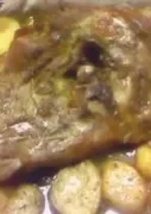 Foto principal de Paletilla de cordero asada con patatas