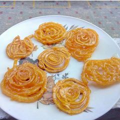 A picture of Street food jalebi.