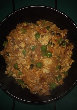 A picture of Paneer Bhurji with Peas.