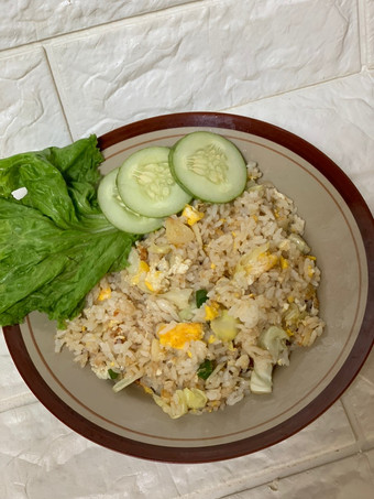 Bagaimana Menyiapkan Nasi goreng sederhana Anti Gagal