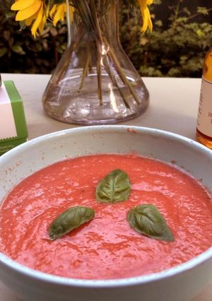 Une photo de Gaspacho andalou riche en goût