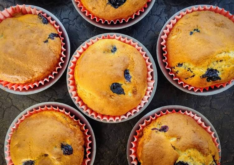 Recipe: Tasty Blueberry Banana Muffins