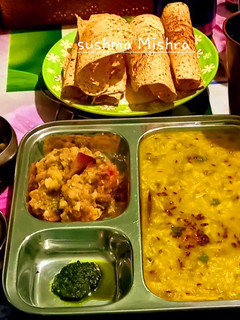 सादा दाल खिचड़ी (Dal khichdi recipe in hindi) रेसिपी मुख्य फोटो