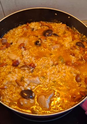 Una foto de Arroz con secreto ibérico y setas
