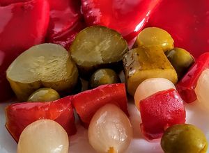 Una foto de BANDERILLAS🥒Y🌶️Pimientos del Piquillo Asados...!