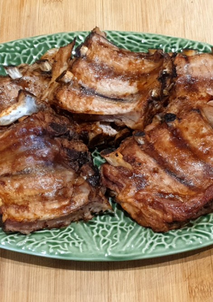 Una foto de Costillas al horno con salsa barbacoa