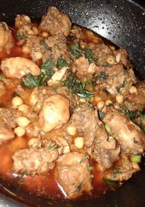 A picture of Chicken chana karahi.