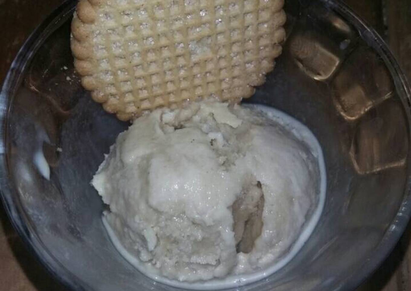 Nieve de leche quemada y galleta