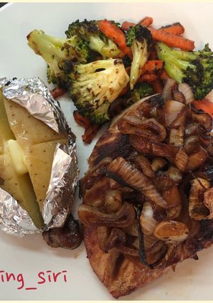 รูปของ Chicken steak with teriyaki sauce 😋