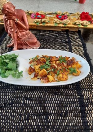 फ्राई मैरिनेटेड आलू (Fry marinated aloo recipe in hindi) रेसिपी मुख्य फोटो
