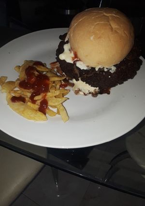 Una foto de Hamburguesa venezolana casera
