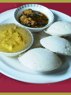 குதிரை வாலி அரிசி இட்லி(kuthiraivali arisi idli recipe in tamil) செய்முறை முக்கிய புகைப்படம்