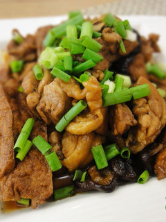 有心食譜: 油豆腐沙茶燒雞 的食譜成品照片