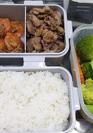 Hình của món Ức vịt xào sả ớt _ rau luộc chấm muối vừng _ cơm trưa vp.