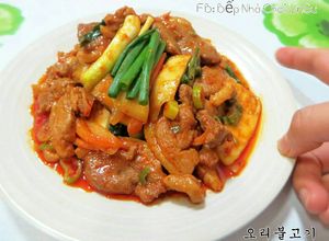 Hình của món Vịt xào cay 오리불고기.