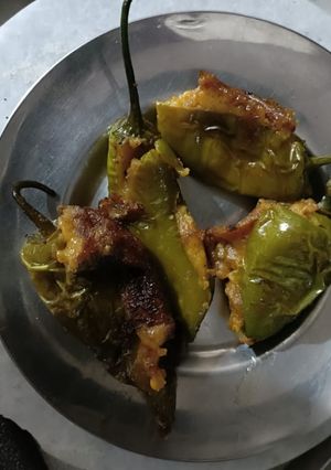 भरवां मिर्च (bharwa mirch recipe in Hindi) रेसिपी मुख्य फोटो