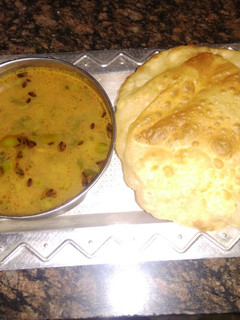 छोले भटूरे (chole bhature recipe in hindi) रेसिपी मुख्य फोटो