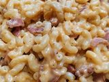 Mac and cheese with smoked beef