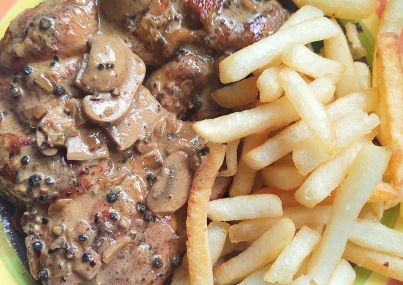 Potongan daging ayam buatan sendiri