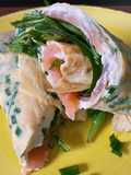 Omelet wrap with salmon and arugula 💛