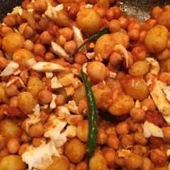 A picture of Masala chickpea with baby potatoes.