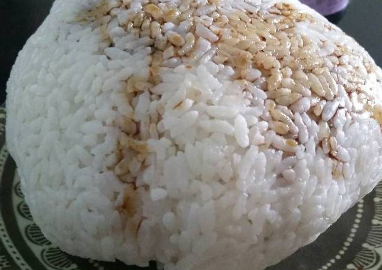 Sushi rice ball