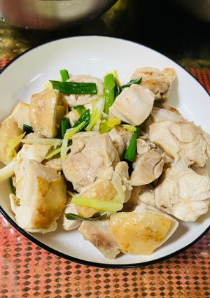 青蔥炒雞腿肉 的食譜成品照片