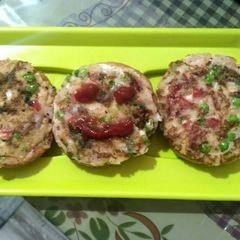 A picture of Suji Bread pizza.