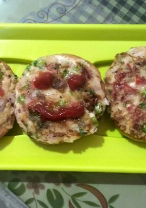 A picture of Suji Bread pizza.
