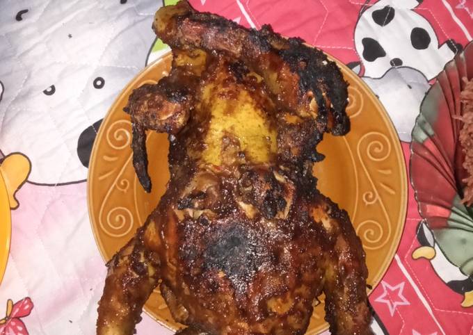 Cara membuat Ayam Bekakak Bakar