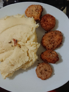 Una foto de Bolitas de atún y queso crema