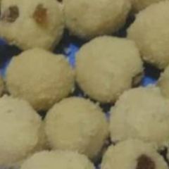 A picture of Wheat and Coconut Ladoo.