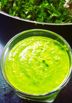 हरी चटनी (hari chutney recipe in Hindi) रेसिपी मुख्य फोटो