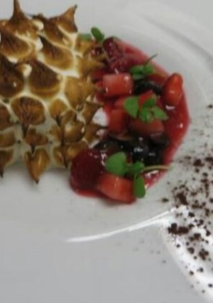 Foto resep Baked alaska fruit compote and strawberry coulis