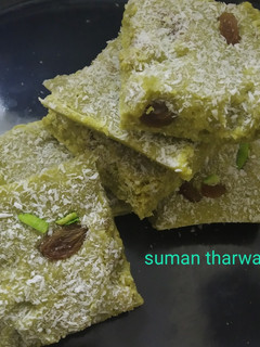 बेसन बर्फी (Besan barfi recipe in Hindi) रेसिपी मुख्य फोटो