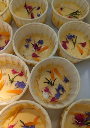 Une photo de Crème au miel et romarin