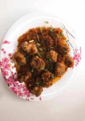 Hình của món Thịt bò xay sốt chua ngọt.