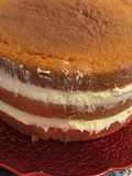 Bolo Naked em camadas com creme branco