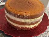 Bolo Naked em camadas com creme branco