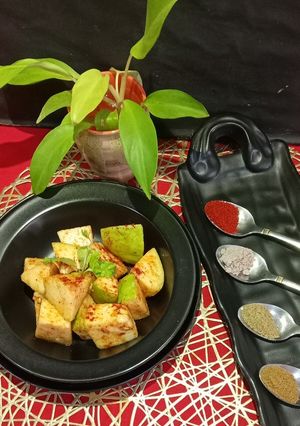 A picture of Spicy Guava Salad.