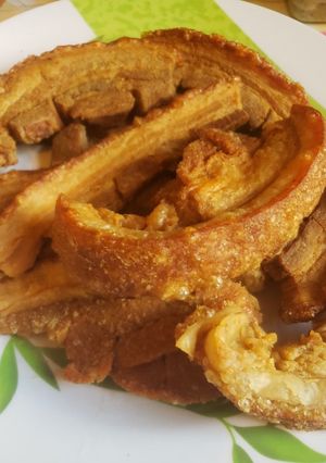 Una foto de Chicharrón crujiente hecho en casa