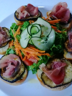 Una foto de Bruschetta di prosciutto crudo