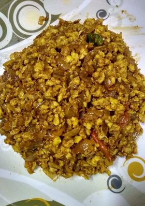 চিলি স্ক্র্যাম্বল এগ রেসিপির প্রধান ছবি