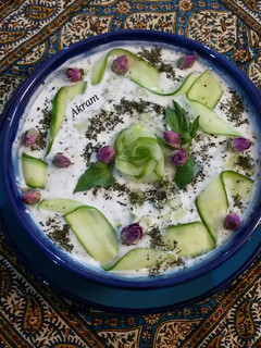 عکسی از دستور ماست و خیار