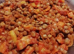 Una foto de Guiso de lentejas con salsa de tomate freezada