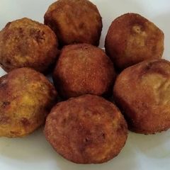 A picture of Scotch egg.